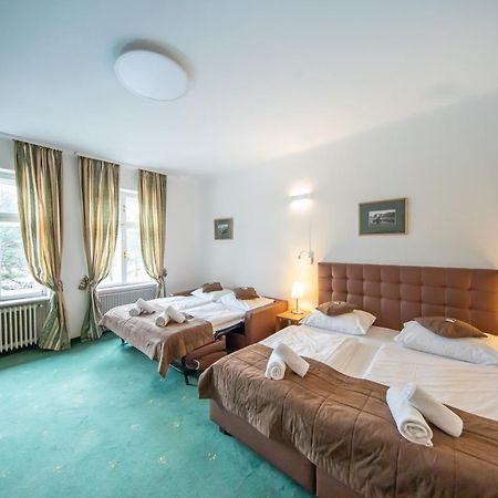 Hotel Bergwirt Schoenbrunn ウィーン エクステリア 写真