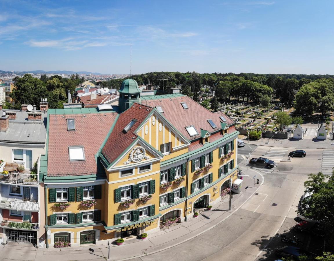 Hotel Bergwirt Schoenbrunn ウィーン エクステリア 写真